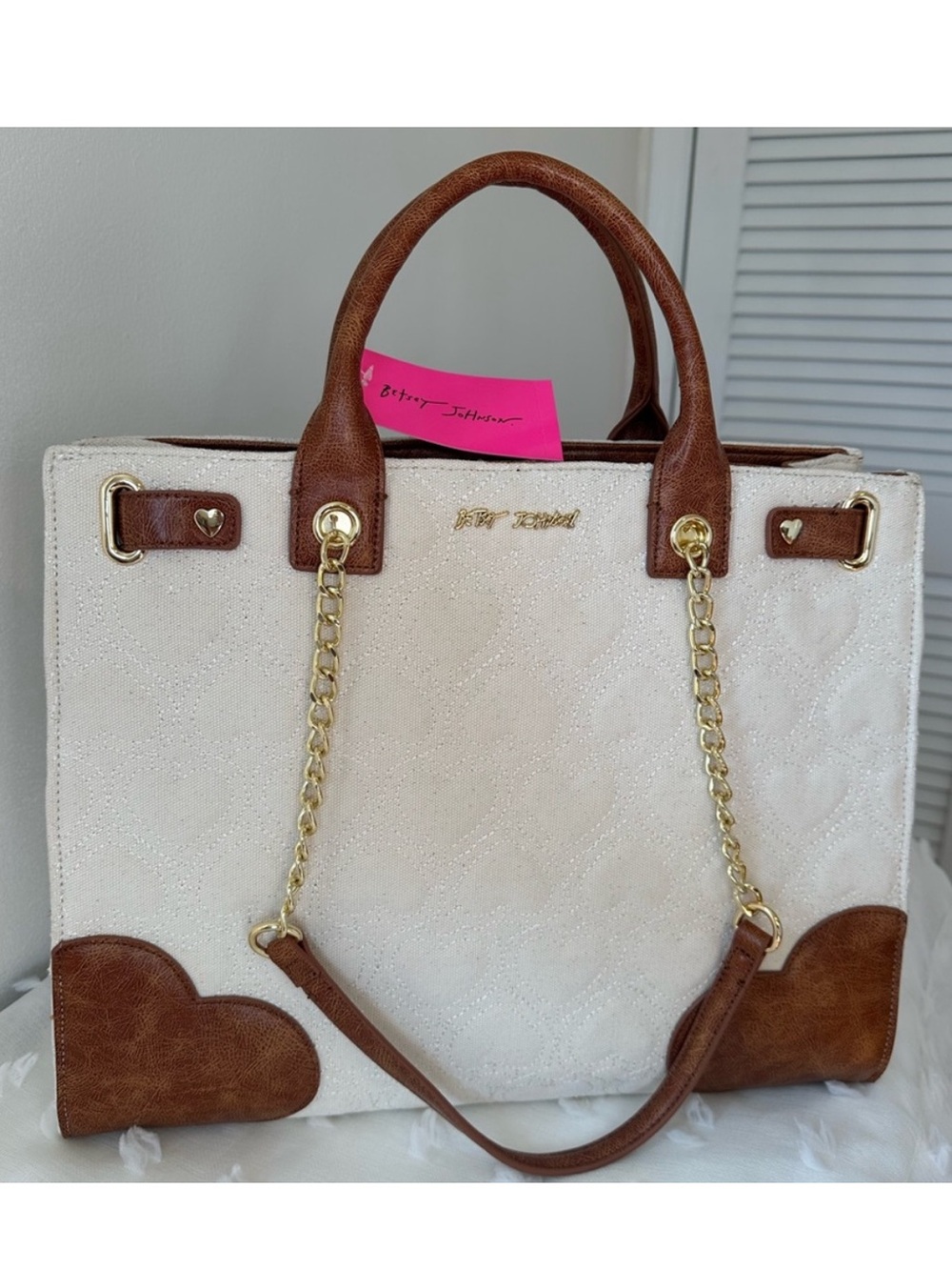 NWT Betsey Johnson Cream and Natural Leather Heart Bag Purse w/Gold Chain